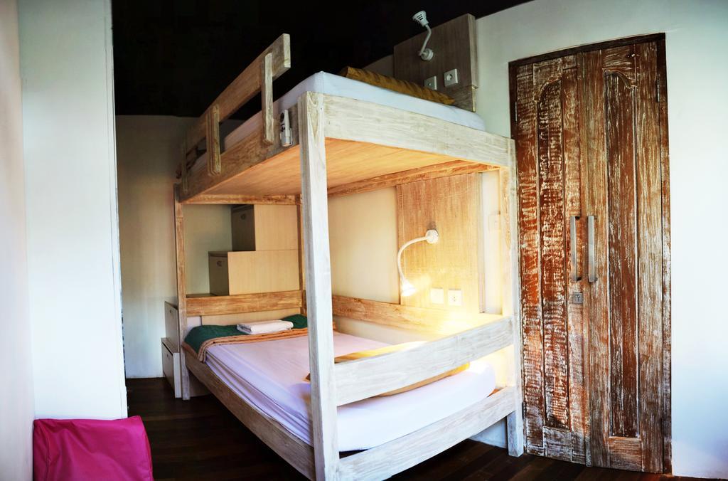 Nau Here Hostel Kuta  Luaran gambar
