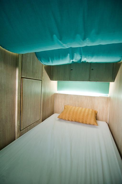 Nau Here Hostel Kuta  Luaran gambar