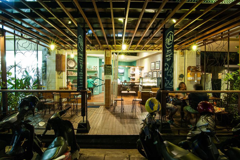 Nau Here Hostel Kuta  Luaran gambar