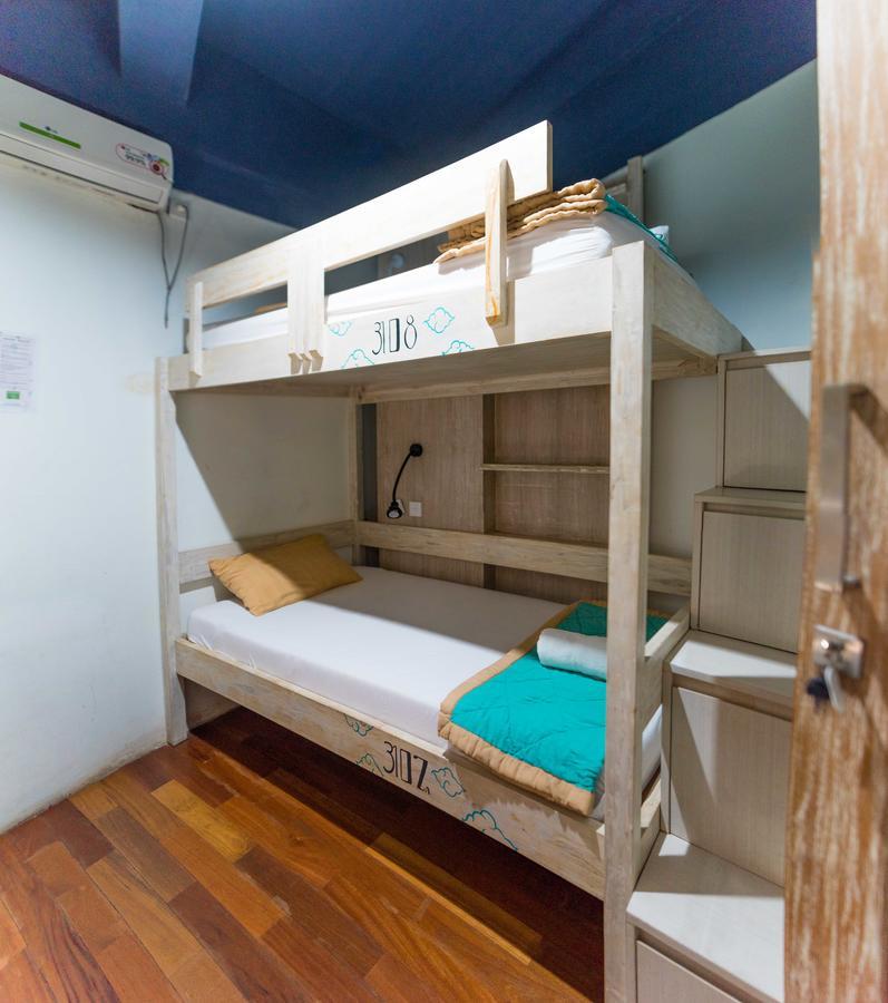 Nau Here Hostel Kuta  Luaran gambar