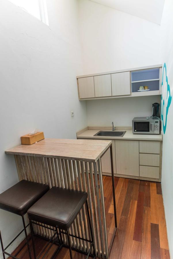 Nau Here Hostel Kuta  Luaran gambar