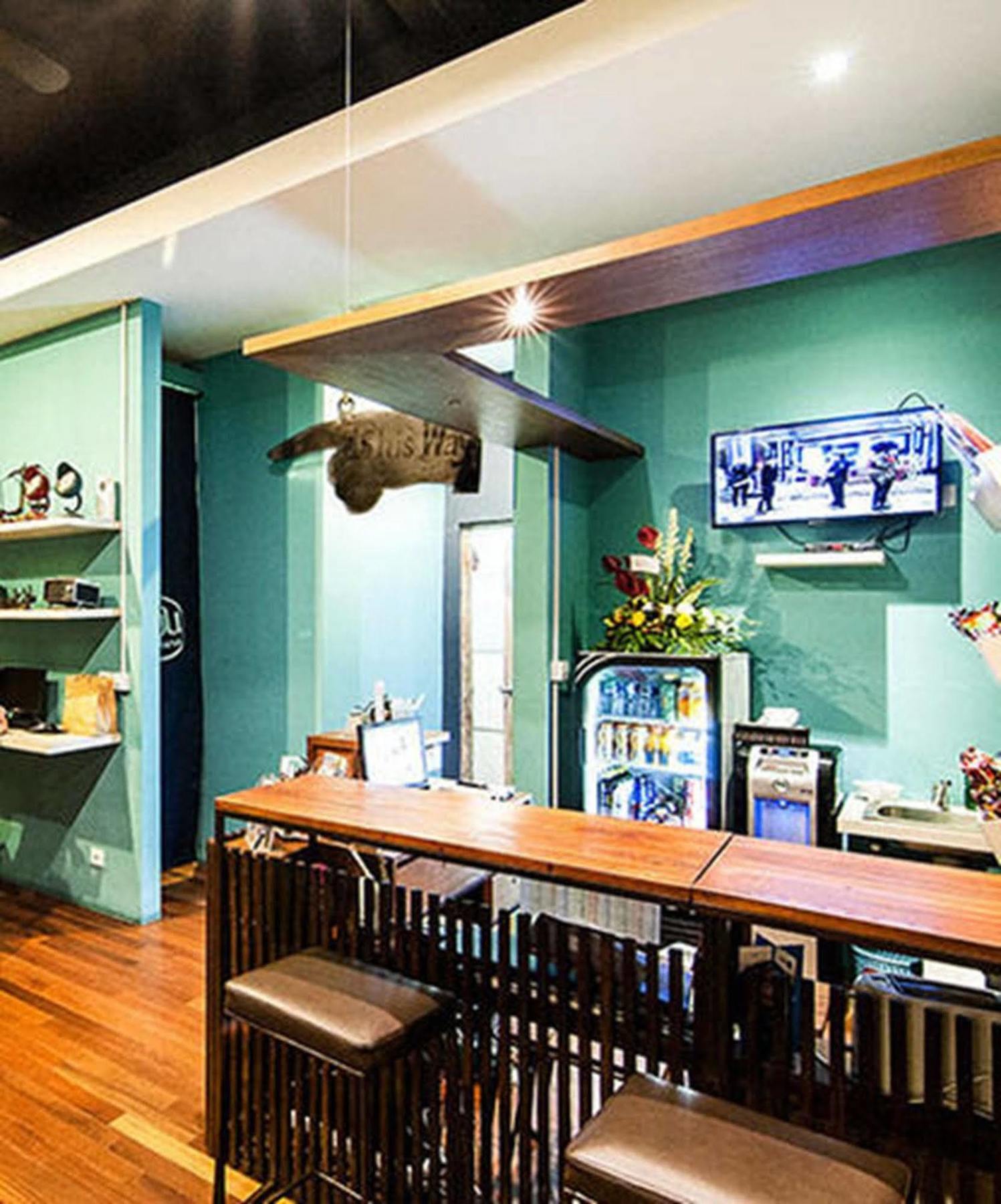 Nau Here Hostel Kuta  Luaran gambar