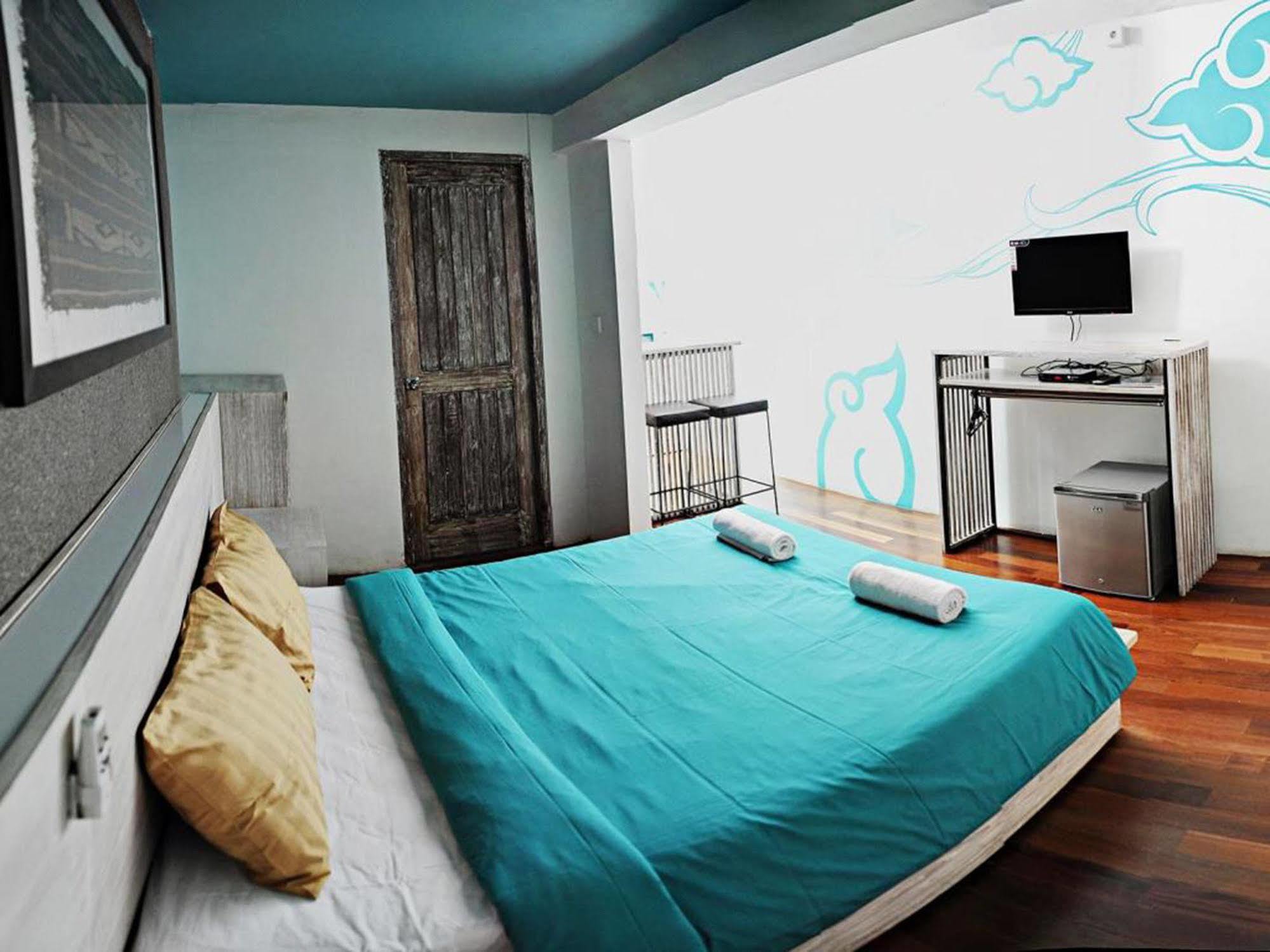 Nau Here Hostel Kuta  Luaran gambar