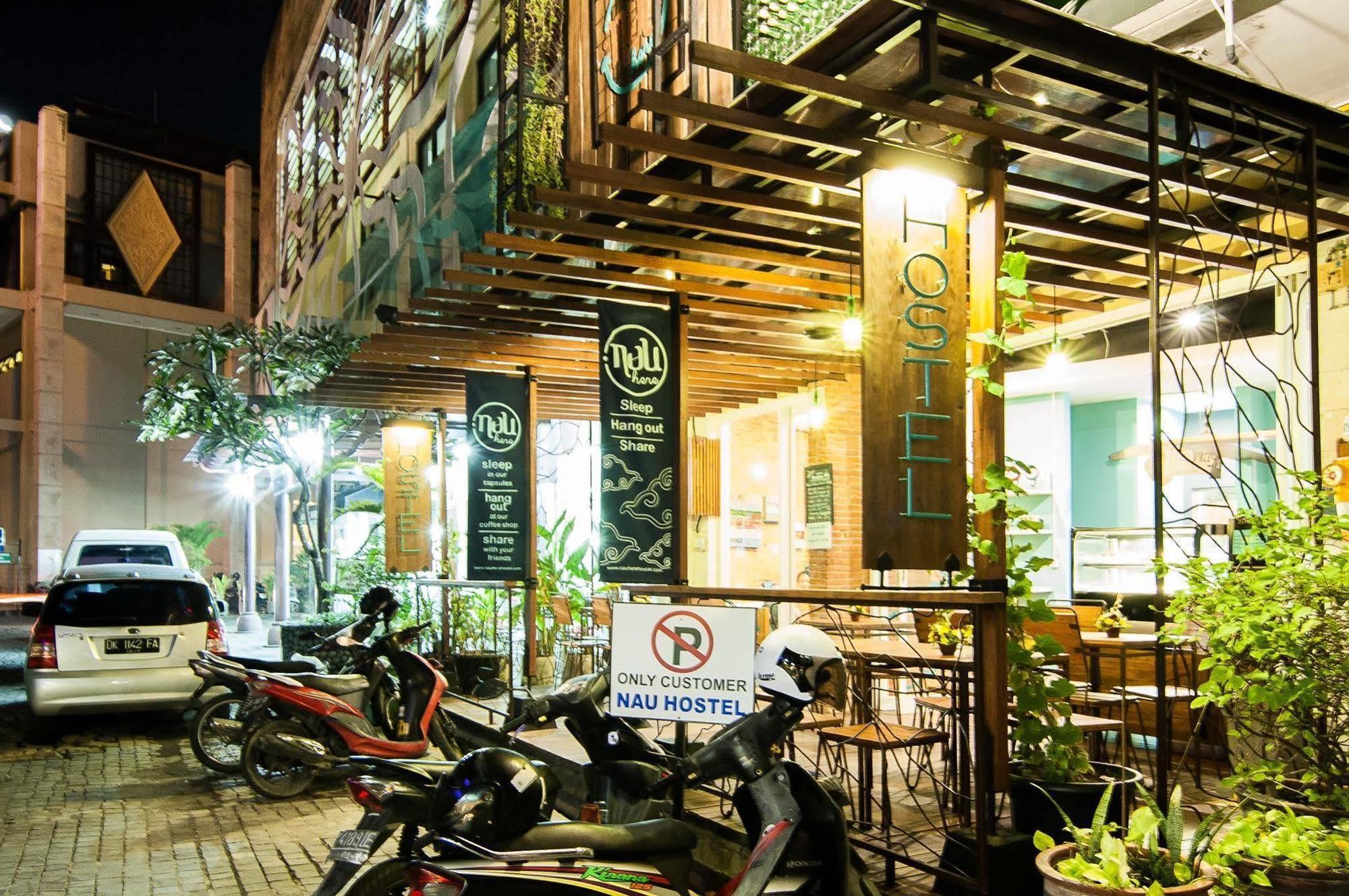Nau Here Hostel Kuta  Luaran gambar
