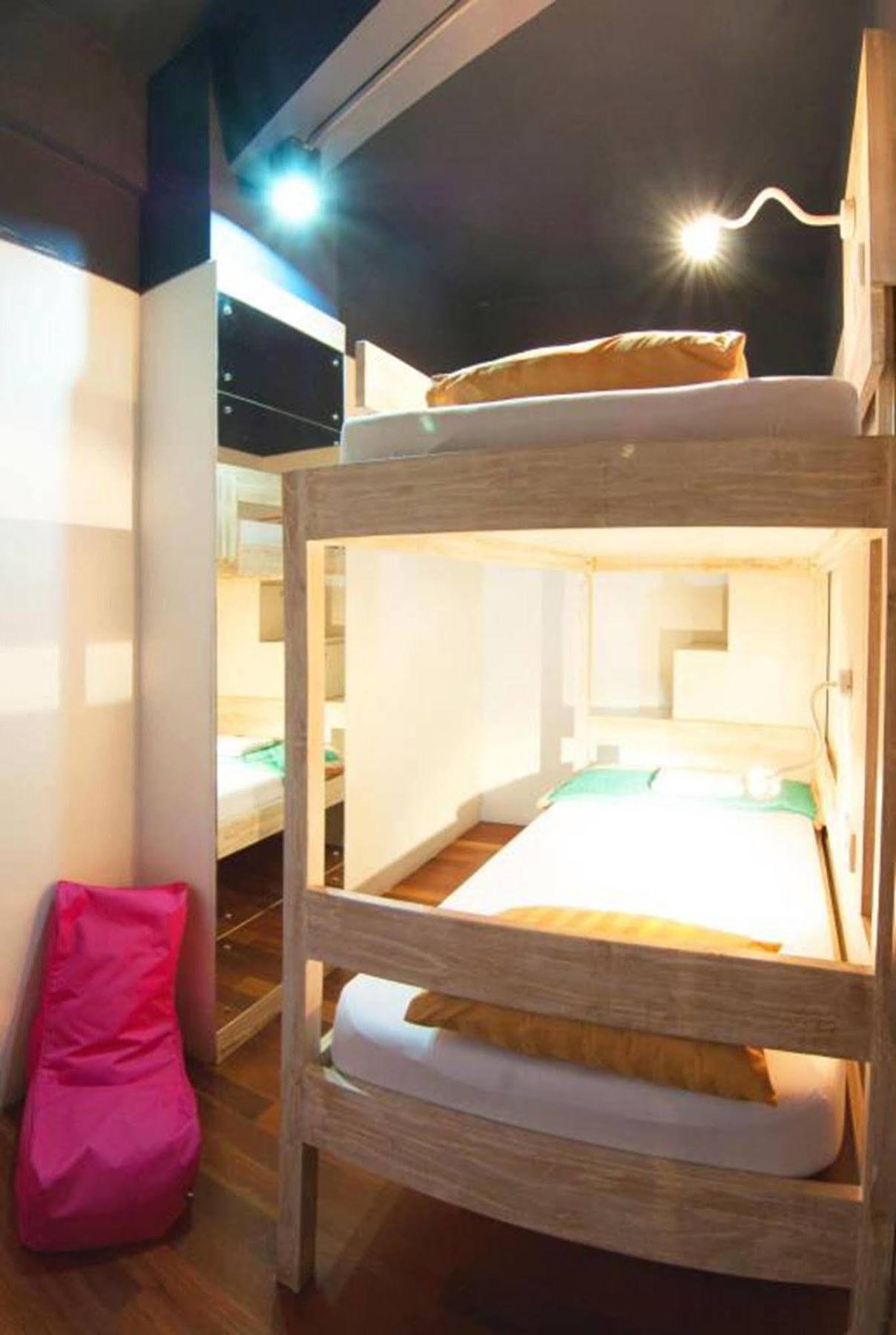 Nau Here Hostel Kuta  Luaran gambar