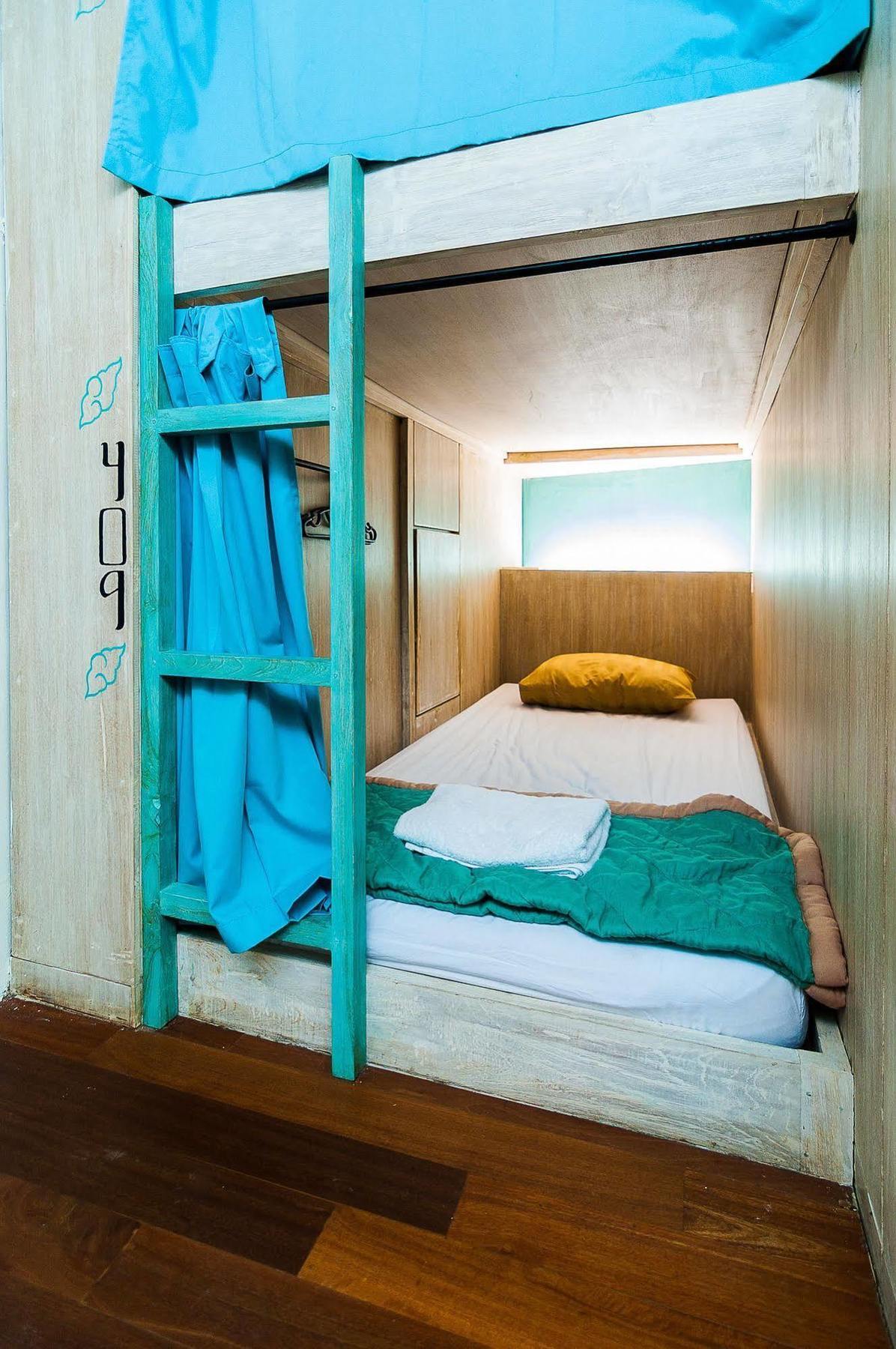 Nau Here Hostel Kuta  Luaran gambar