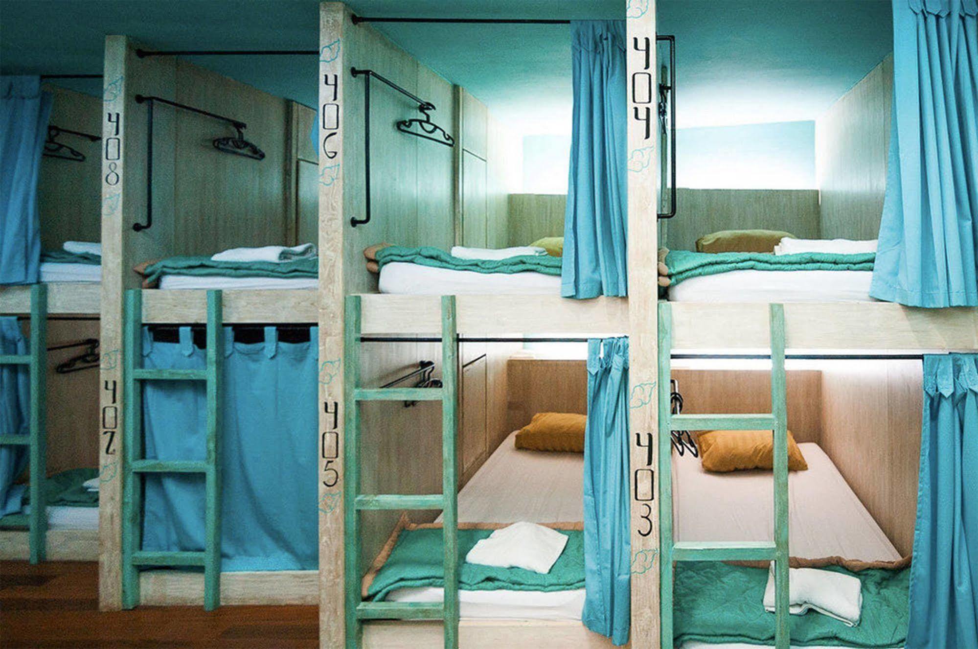 Nau Here Hostel Kuta  Luaran gambar